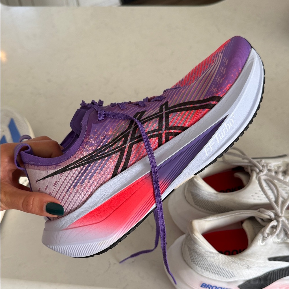 ASICS Megablast - Picture 2 of 4